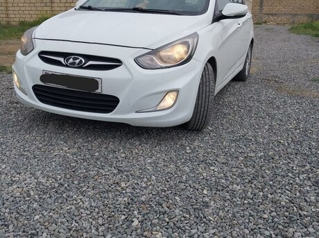 Hyundai Accent 2012