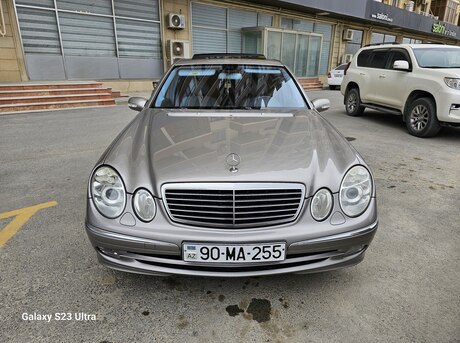 Mercedes E 240 2004