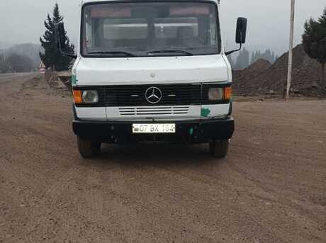 Mercedes 709 D