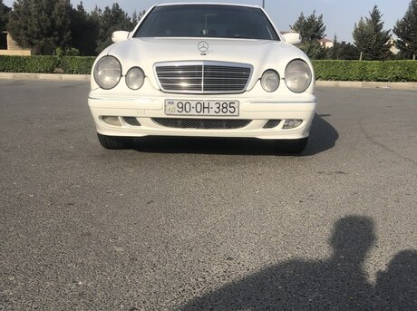 Mercedes E 220 2000