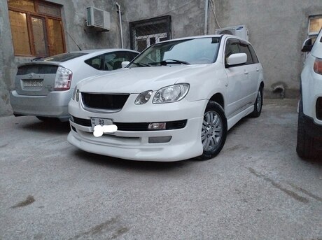 Mitsubishi Airtrek 2001