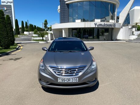 Hyundai Sonata 2010