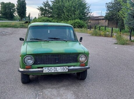 LADA (VAZ) 21011