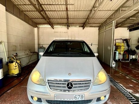 Mercedes A 200