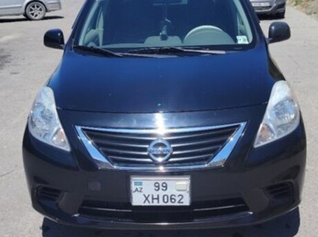 Nissan Versa 2012