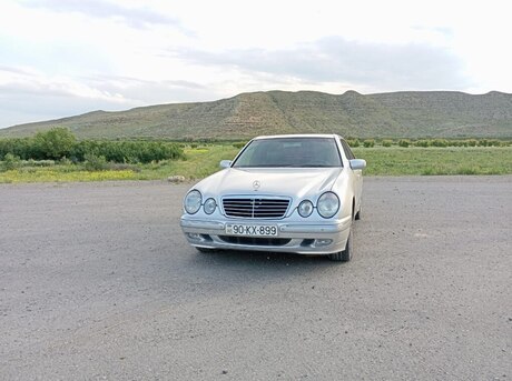 Mercedes E 240