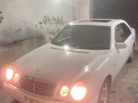 Mercedes E 240 1999