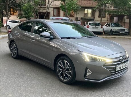 Hyundai Elantra 2020