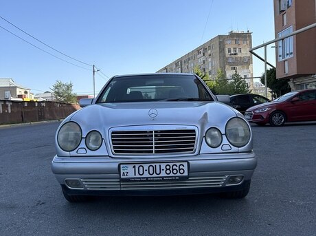 Mercedes E 240