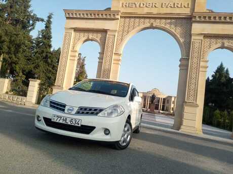 Nissan Tiida 2012