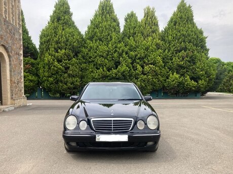 Mercedes E 240 2001