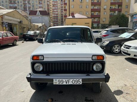 LADA (VAZ) Niva 2015