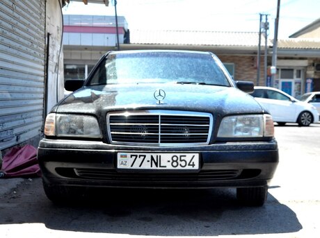 Mercedes C 180