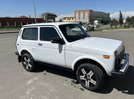 LADA (VAZ) Niva 2009