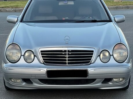 Mercedes E 220 d 2000