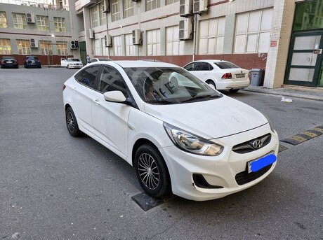Hyundai Accent 2013
