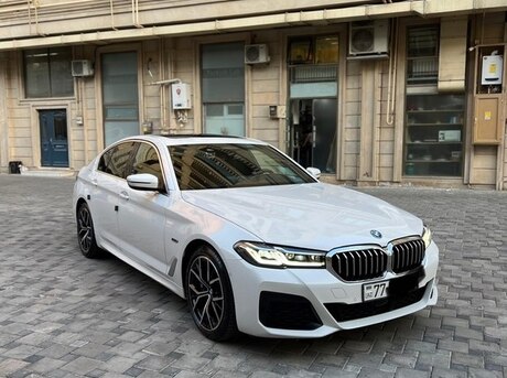 BMW 530e 2021