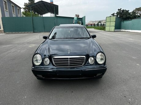 Mercedes E 240