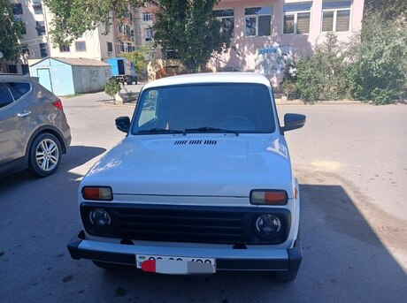 LADA (VAZ) Niva 2009