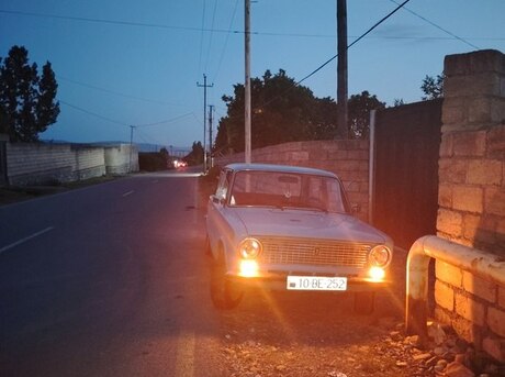 LADA (VAZ) 21011 1983