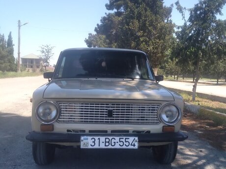 LADA (VAZ) 21011 1983