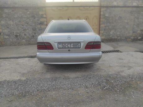 Mercedes E 240 2000