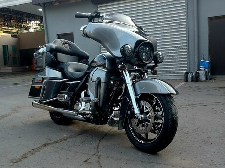 Harley-Davidson FLHX Street Glide