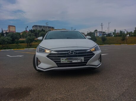Hyundai Elantra 2020