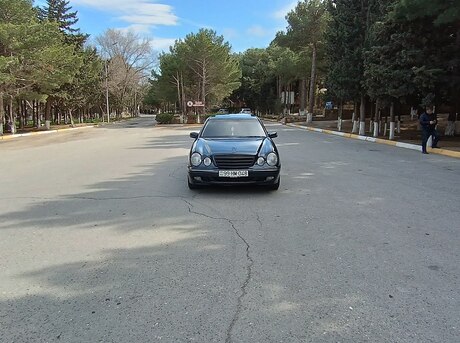 Mercedes E 220 d 1999
