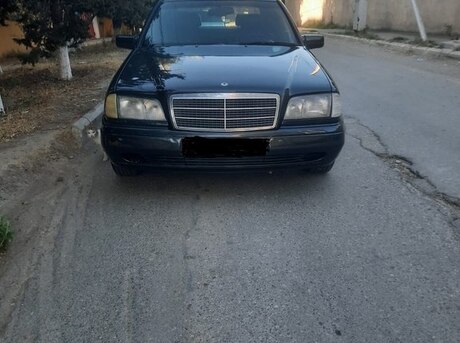 Mercedes C 200