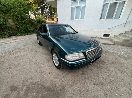 Mercedes C 180