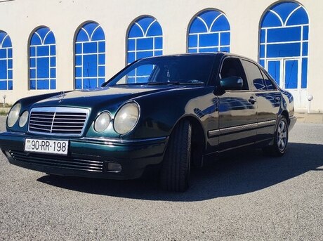 Mercedes E 290