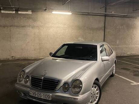 Mercedes E 200