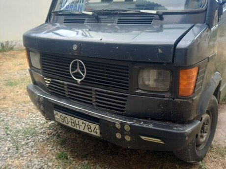 Mercedes 208 D