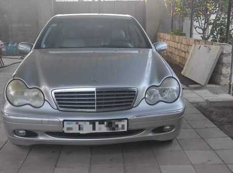 Mercedes C 240