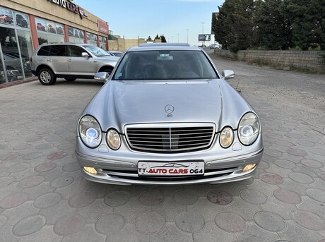 Mercedes E 200