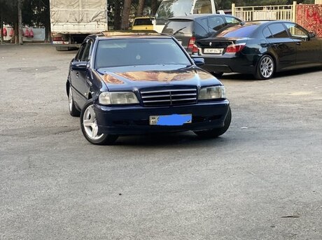 Mercedes C 200