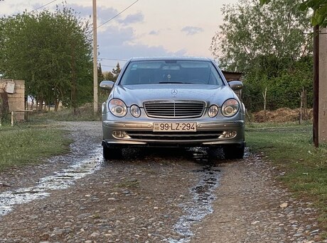 Mercedes E 240 2003
