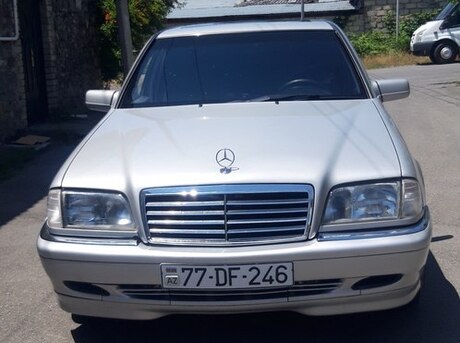 Mercedes C 180