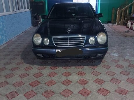 Mercedes E 200