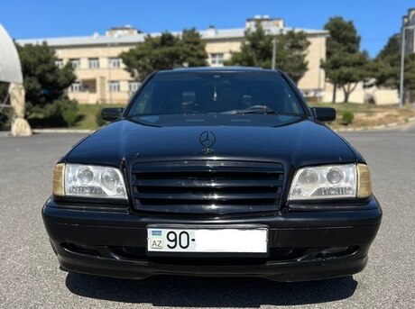 Mercedes C 240