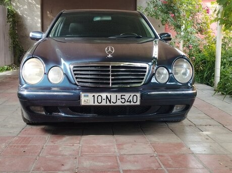 Mercedes E 240