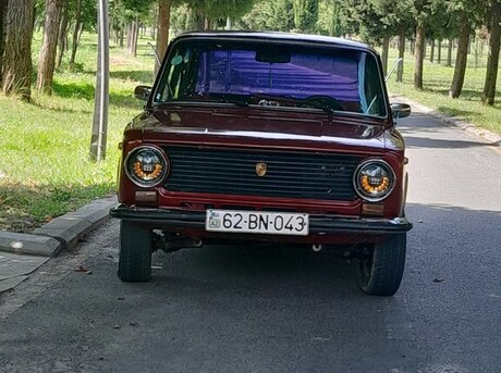 LADA (VAZ) 21011