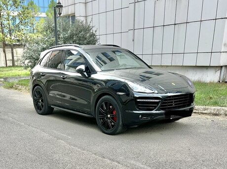 Porsche Cayenne S 2011