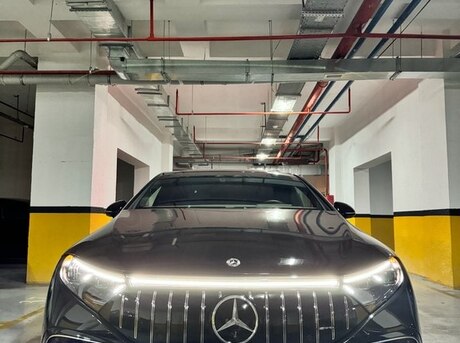 Mercedes EQS 450+