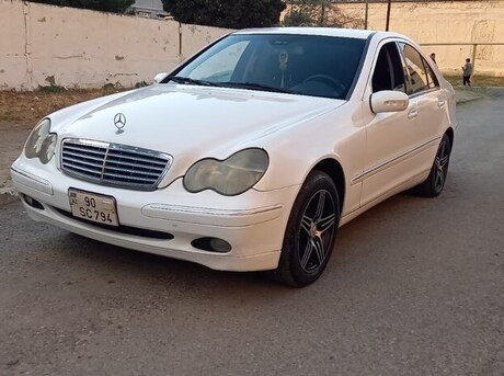 Mercedes C 200