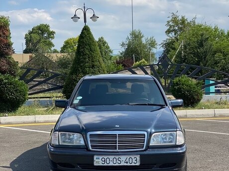 Mercedes C 240