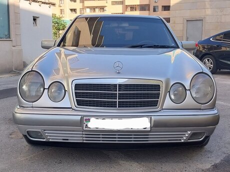 Mercedes E 230