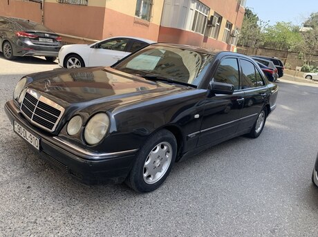 Mercedes E 220