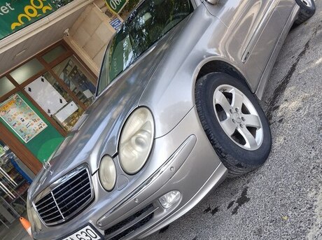 Mercedes E 220 2003